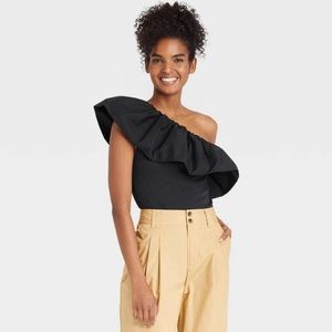 Who what wear for target M one shoulder ruffle top